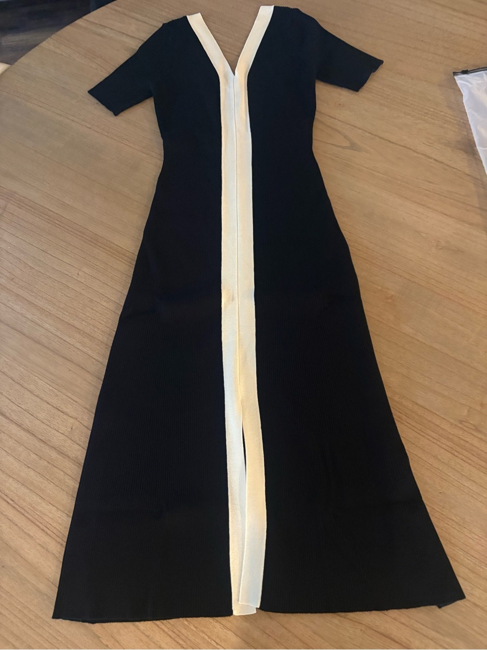 COMMENSE Colorblock V-Neck Short Sleeve Knit Long Dress Black/White Size M - NWT